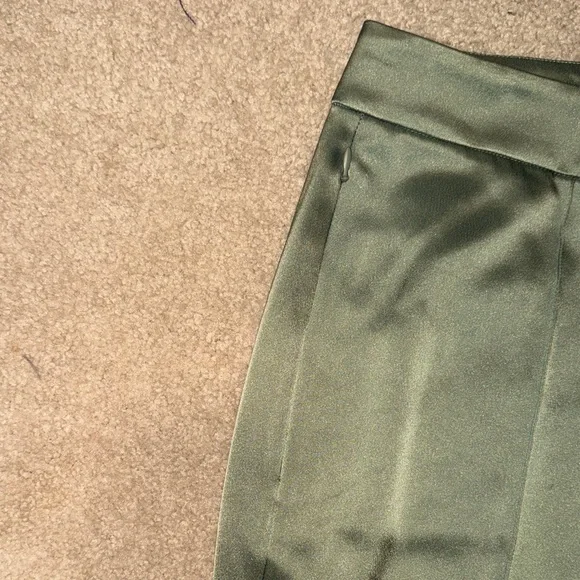 Elie Tahari Green Satin Pants - Picture 5 of 9